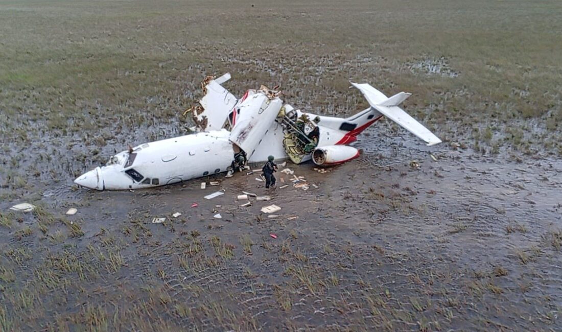 Bataklıkta uçak enkazı bulundu. Uyuşturucu madde taşıdığı düşünülüyor Venezuela’ya ait BAe-125-700A tipi bir uçağın enkazı Honduras’taki bir bataklıkta