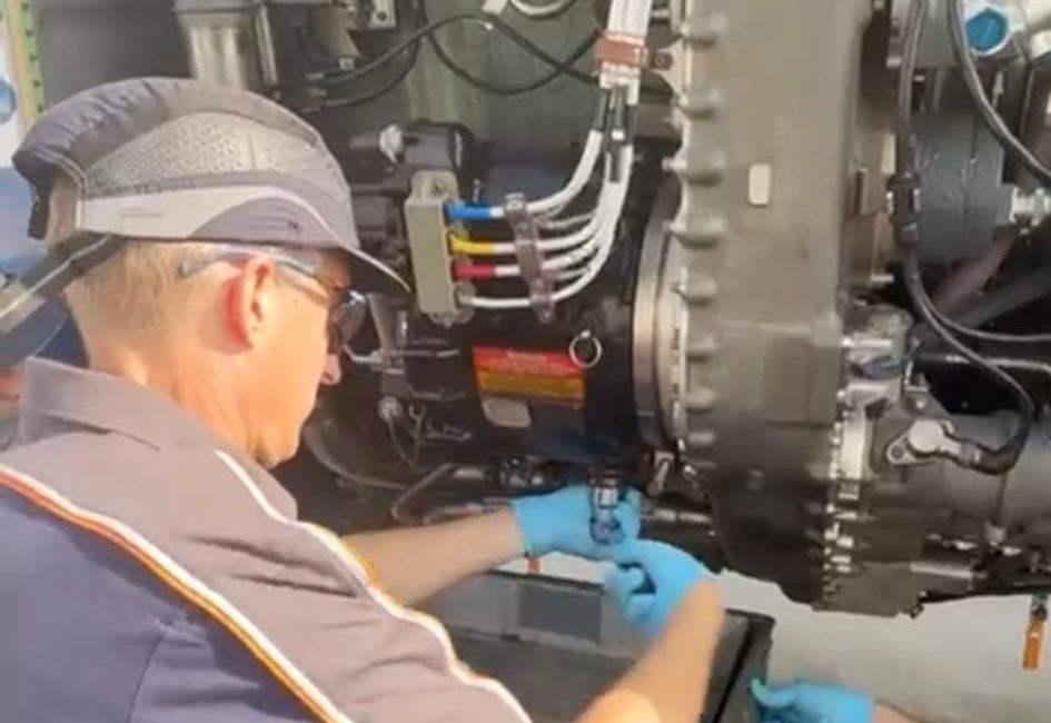 SunExpress CEO’su Kownatzki bu kez de teknik personel oldu uçakları kontrol etti Job Tasting isimli proje kapsamında daha önce kabin memuru olarak