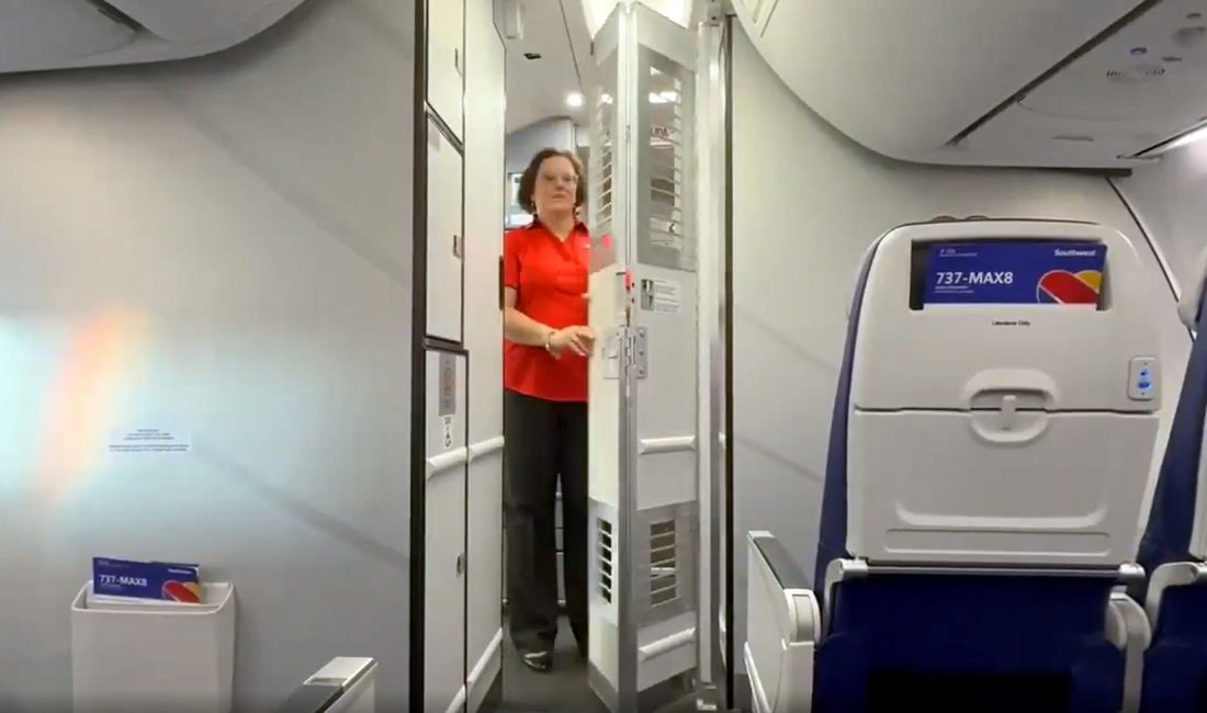 Kokpite ikinci bariyer Southwest Airlines’ın ikinci kokpit bariyerini monte ettiği ilk uçağı seferini