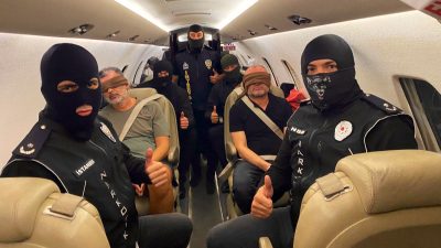 2 Organize Suç Örgütü Üyesi Türkiye’ye Getirildi İçişleri Bakanı Ali Yerlikaya, ‘Kırmızı Bülten’ ile uluslararası seviyede aranan