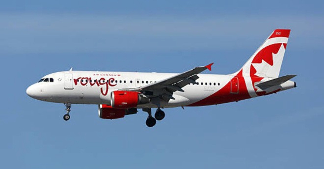 Air Canada uçağında bir bagaj görevlisi, uçağın kargo bölümünde mahsur