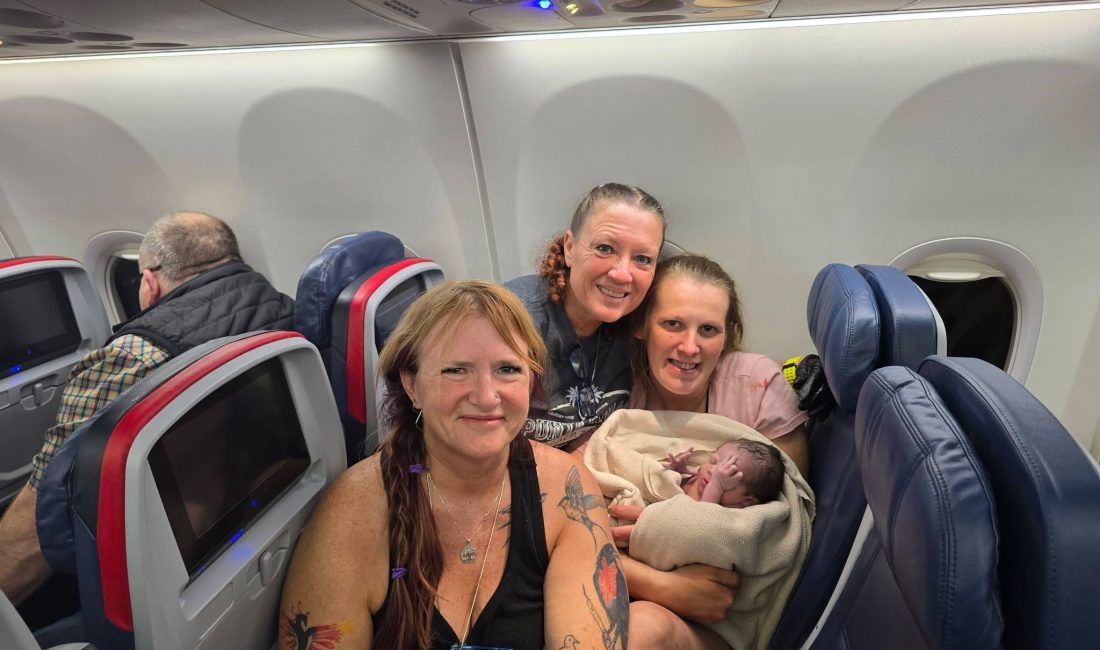 10 Bin Metrede Doğum: İnişten 30 Dakika Önce Kız Bebek