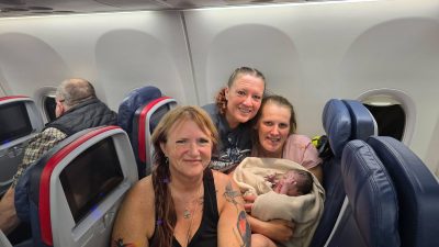 10 Bin Metrede Doğum: İnişten 30 Dakika Önce Kız Bebek