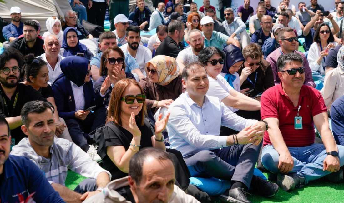 İki gün süren etkinlikte konserler, sahne performansları, çeşitli yarışmalar ve