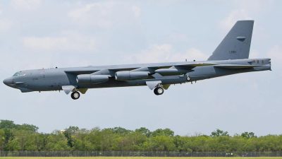 ABD Hava Kuvvetleri’ne ait B-52 Stratofortress b*mbardıman uçağı, Edwards Hava