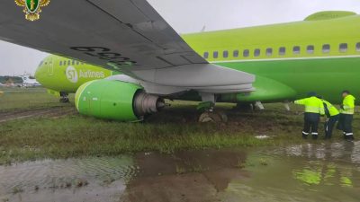 737-800 tipi yolcu uçağı, Rusya'nın Mirni kentindeki havalimanına iniş yaptıktan