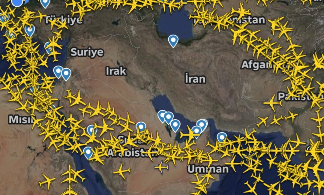Irak, Suriye ve İran Hava Sahalarında Kısıtlamaya Gitti İran'ın İsrail'e yönelik saldırısının ardından bölgede hava trafiğini etkileyen önemli