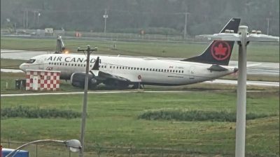 Air Canada uçağı Montreal’de taksi yolundan çıkarak çim alana saplandı!