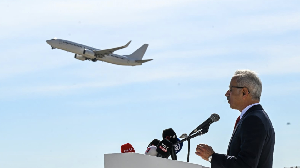 Ulaştırma ve Altyapı Bakanı Abdulkadir Uraloğlu, İstanbul Havalimanı'nın operasyonel kapasitesini