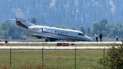 ABD’de teknik arıza nedeniyle ön iniş takımı açılmayan özel jet,